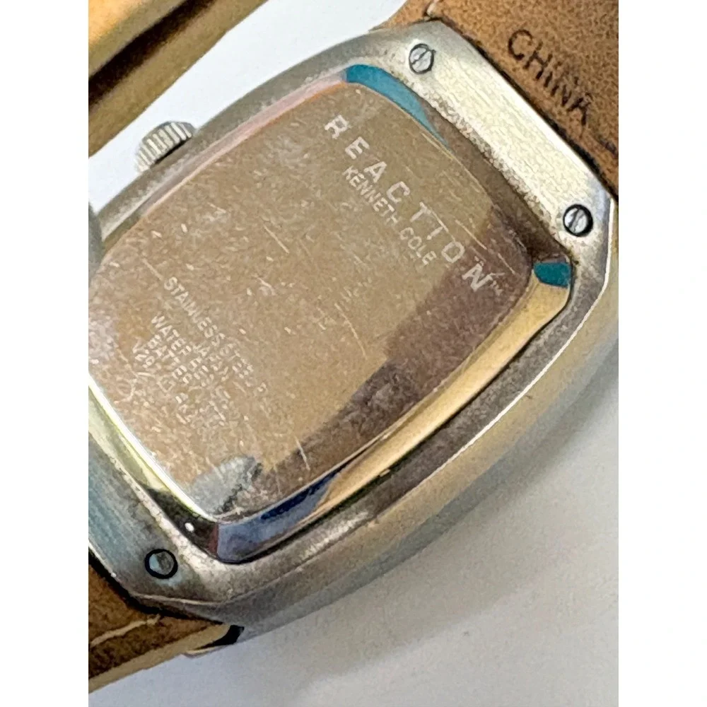 Kenneth Cole Reaction Mens Watch Tan Leather Strap Date Window V29‎ Quartz